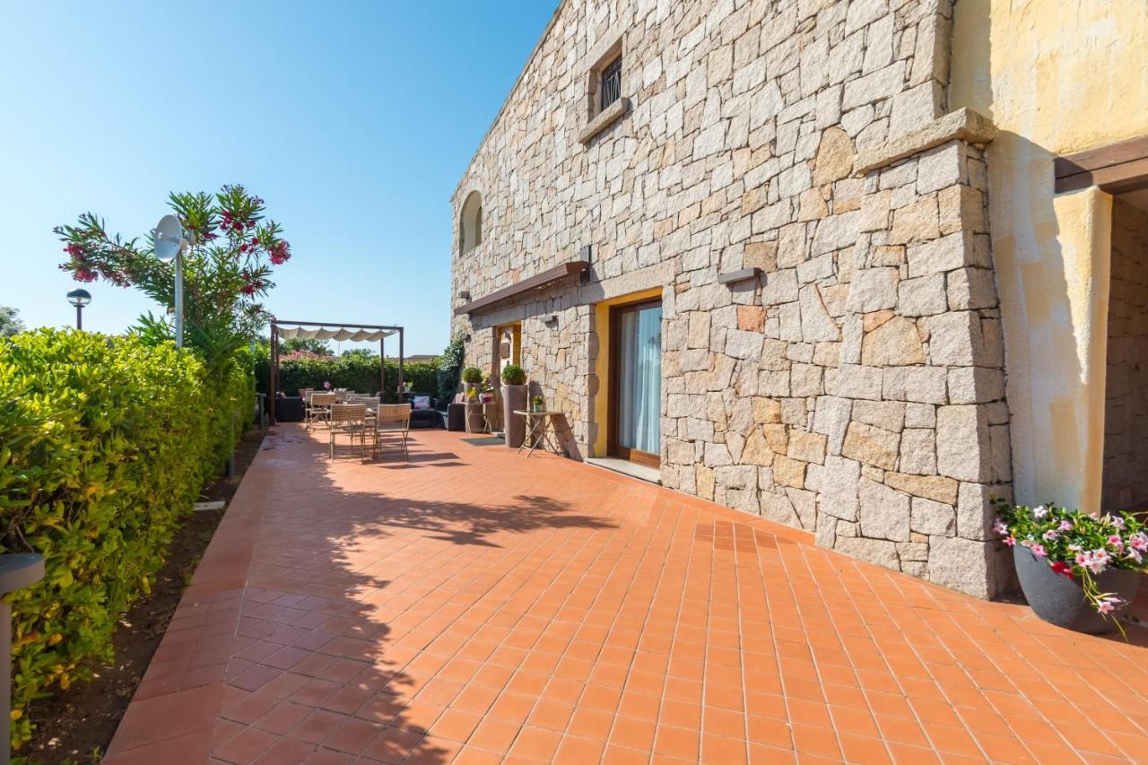 Relais Del Borgo- Domo Pensión Loiri Porto San Paolo